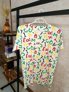 تیشرت زنانه و دخترانه کبریتی پنبه وارداتی حروف برند محبوب اچ اند ام